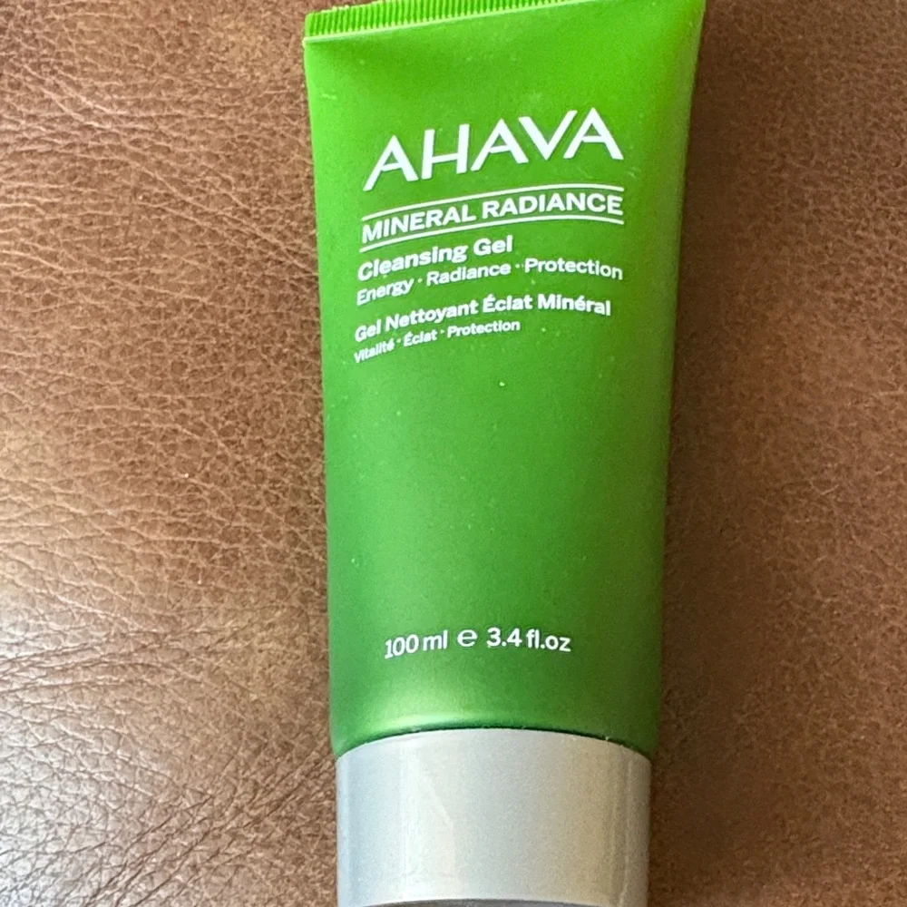 AHAVA Mineral Radiance Cleansing Gel — Green